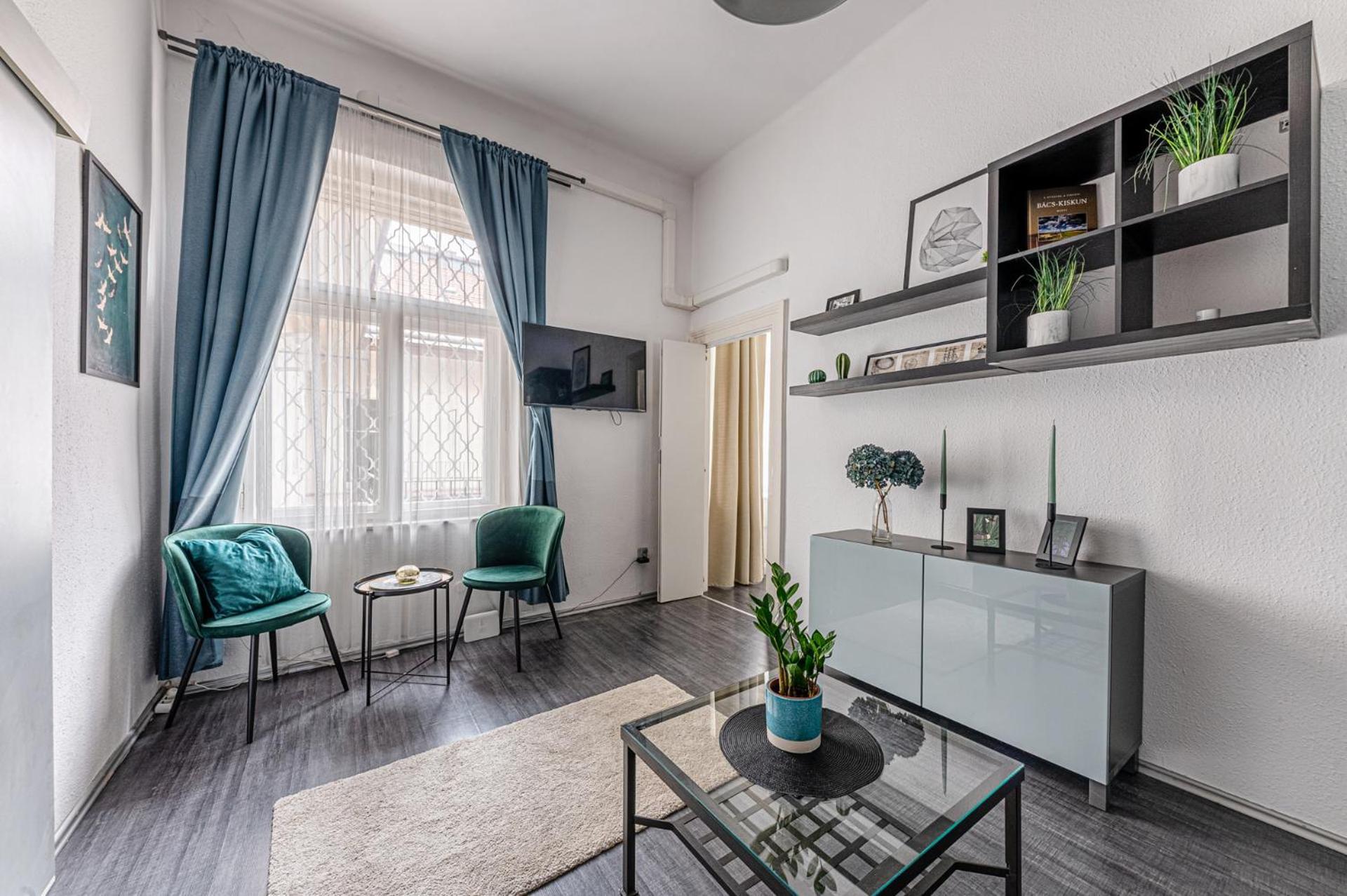 Apartment Chain Bridge Location New