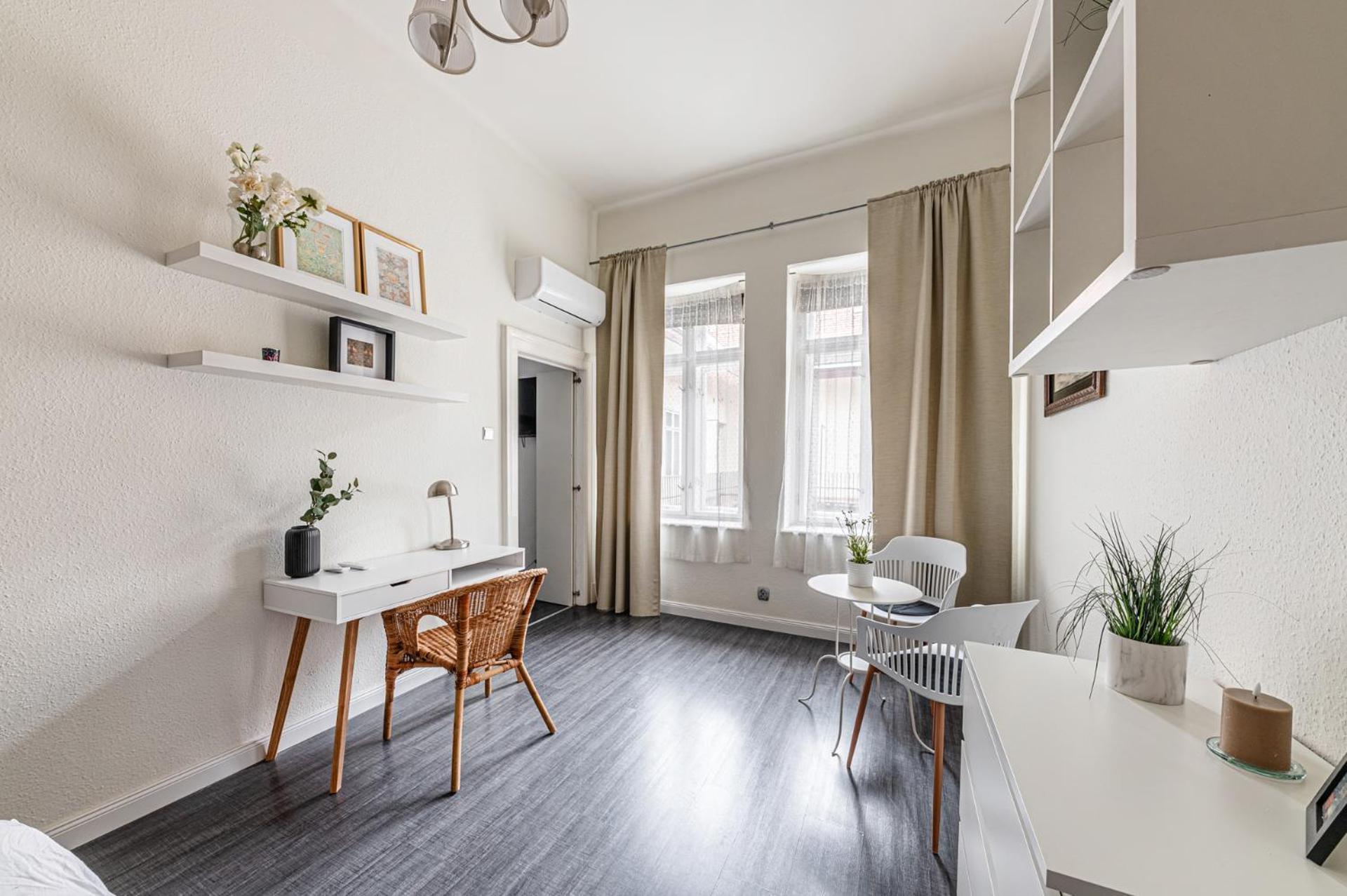 Apartment Chain Bridge Location New