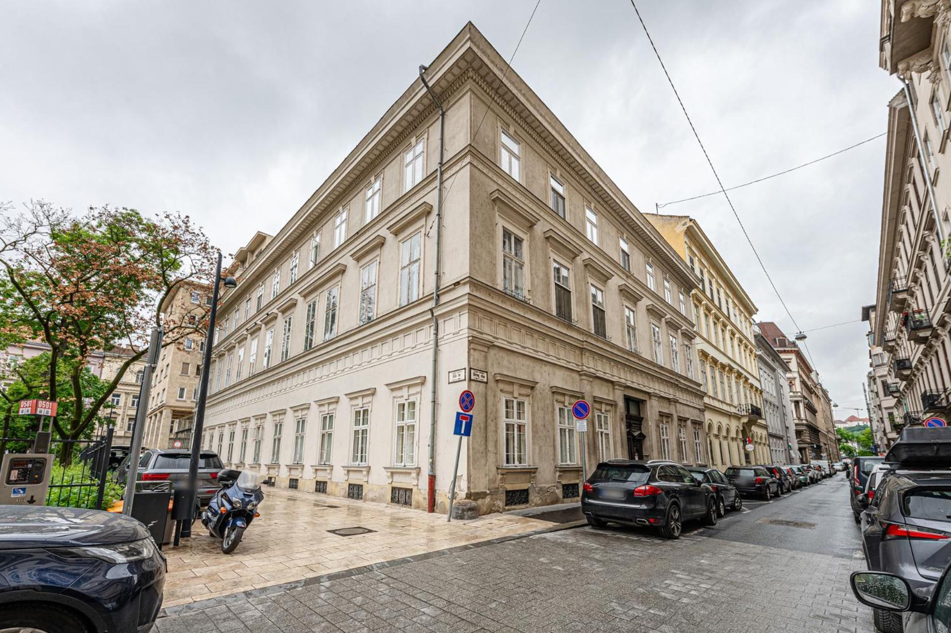Apartment Chain Bridge Location New Budapest